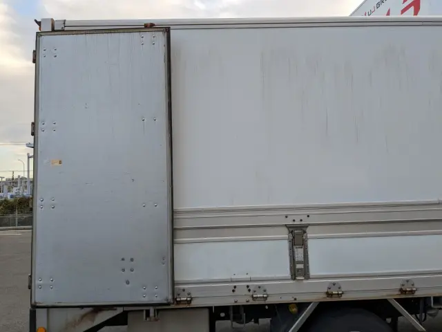 いすゞ フォワード 2PG-FRR90T2(2WD)の写真15