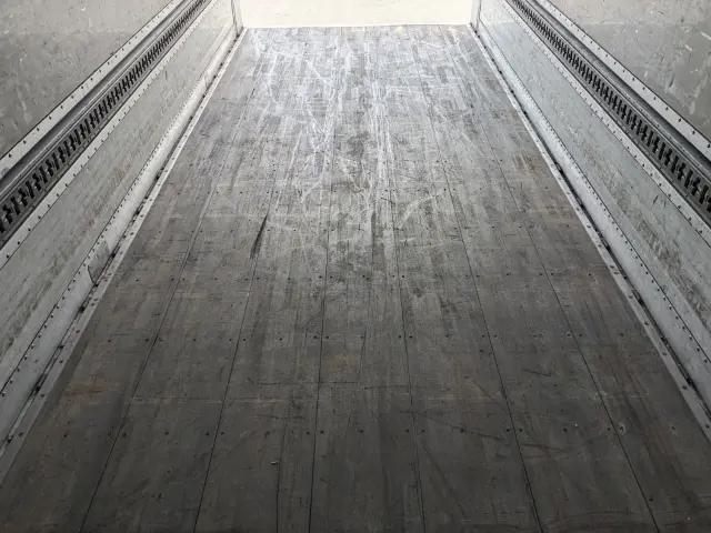 いすゞ フォワード 2PG-FRR90T2(2WD)の写真23