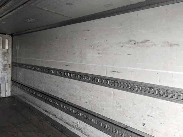 いすゞ フォワード 2PG-FRR90T2(2WD)の写真24