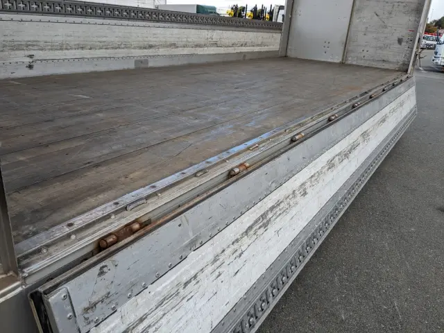 いすゞ フォワード 2PG-FRR90T2(2WD)の写真28