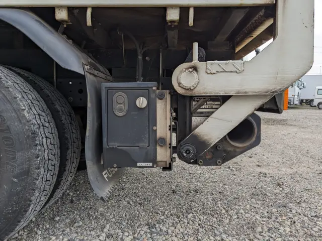 三菱 キャンター TPG-FBA50(2WD)の写真21