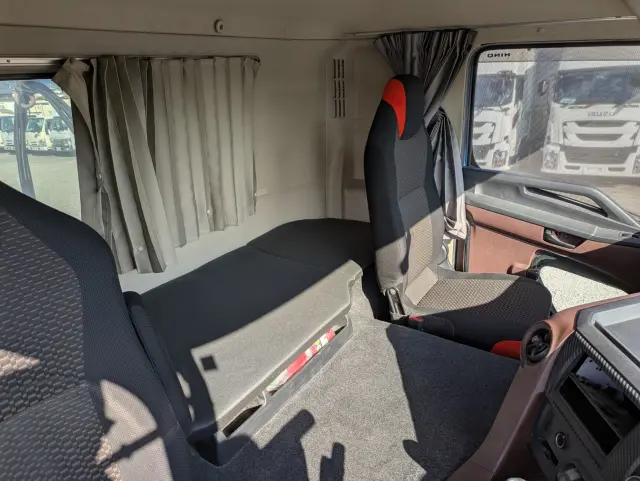 日野 プロフィア 2DG-SS1EKHA(6x4)の写真23