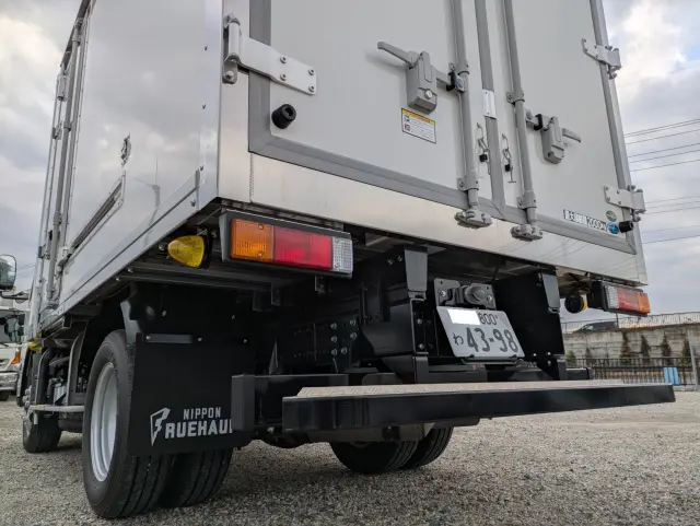 三菱 キャンター 2RG-FBAV0(2WD)の写真8