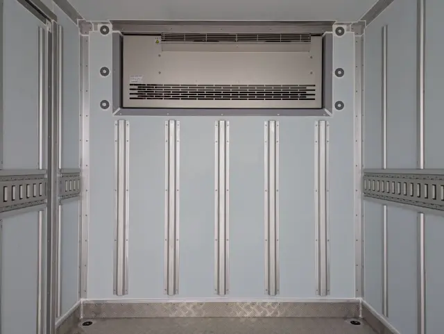 三菱 キャンター 2RG-FBAV0(2WD)の写真17