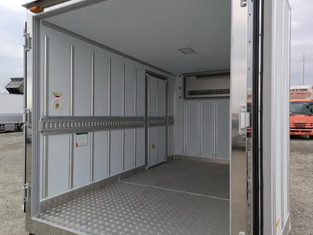 三菱 キャンター 2RG-FBAV0(2WD)の写真21