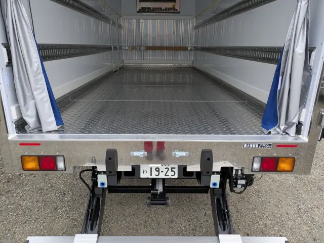 三菱 ファイター 2KG-FK65F(2WD)の写真13