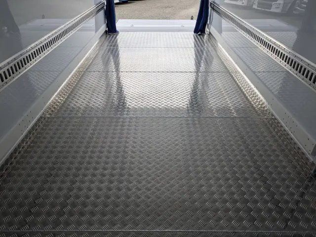 三菱 ファイター 2KG-FK65F(2WD)の写真19