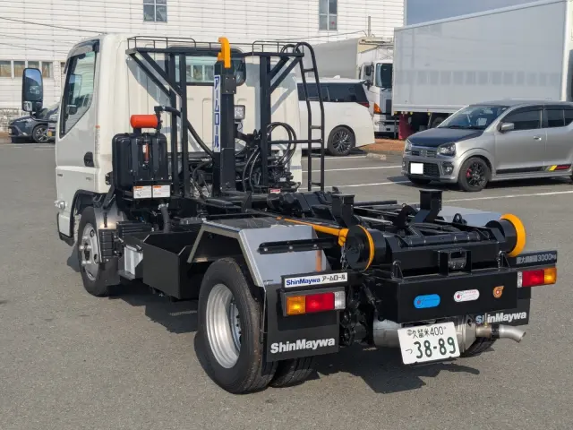 三菱 キャンター 2RG-FBAV0(2WD)の写真4