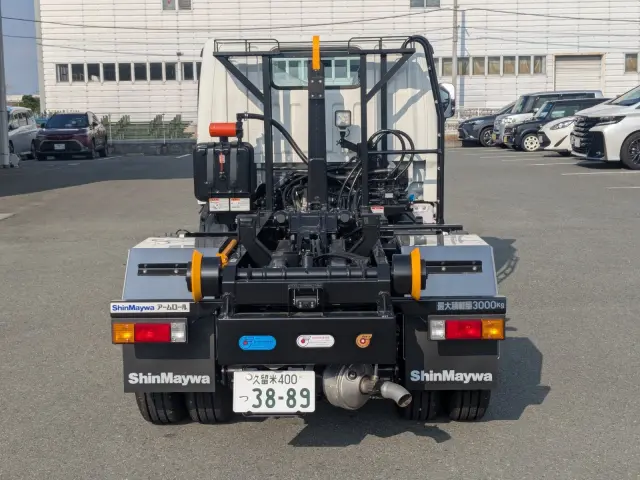 三菱 キャンター 2RG-FBAV0(2WD)の写真8