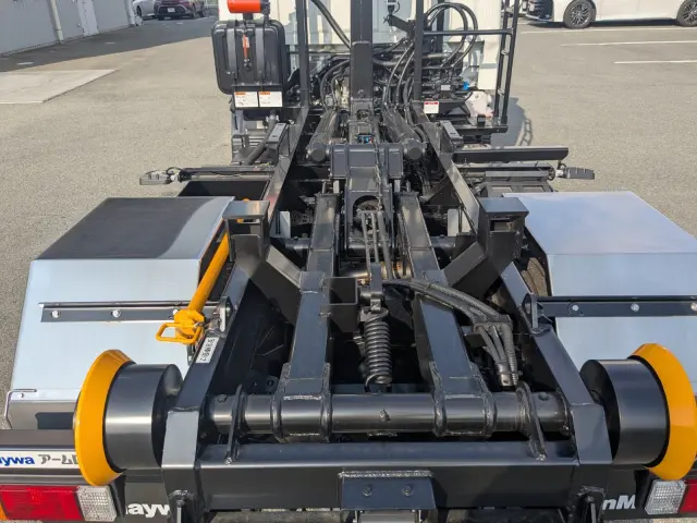 三菱 キャンター 2RG-FBAV0(2WD)の写真16