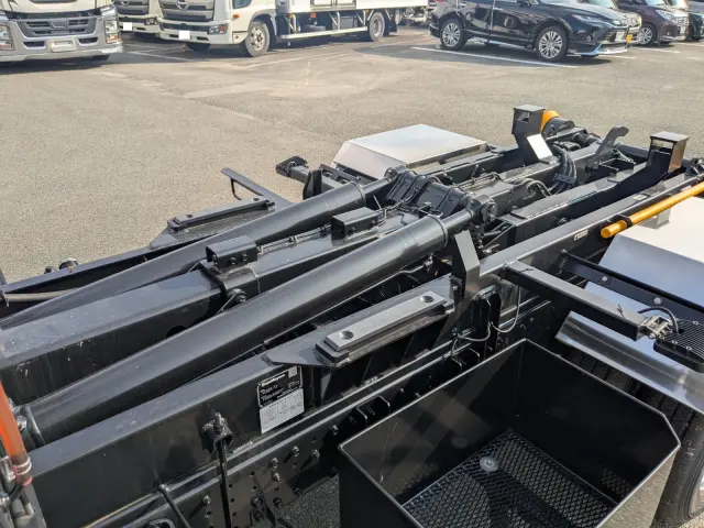 三菱 キャンター 2RG-FBAV0(2WD)の写真17