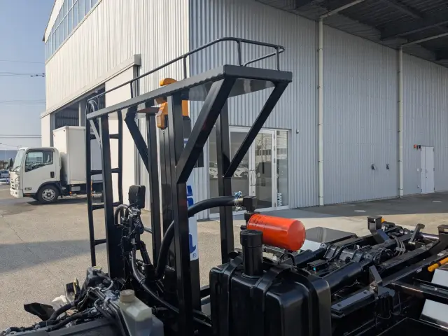 三菱 キャンター 2RG-FBAV0(2WD)の写真33