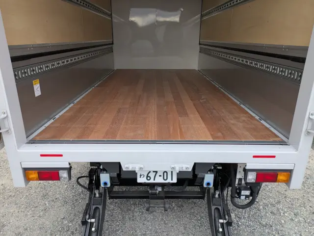 三菱 キャンター 2PG-FEB80(2WD)の写真14