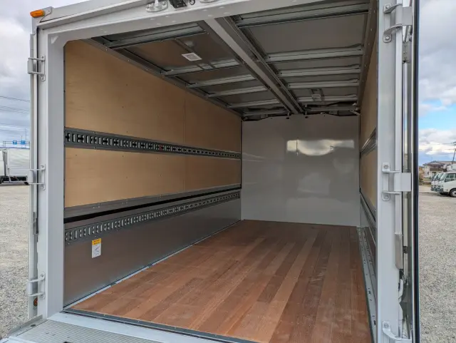 三菱 キャンター 2PG-FEB80(2WD)の写真21