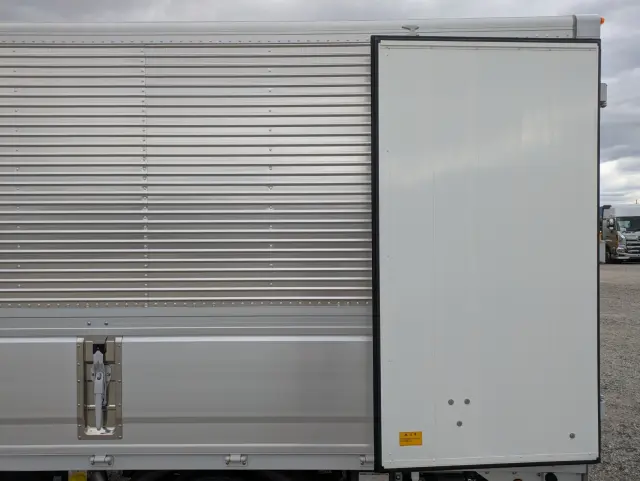 三菱 キャンター 2PG-FEB80(2WD)の写真22