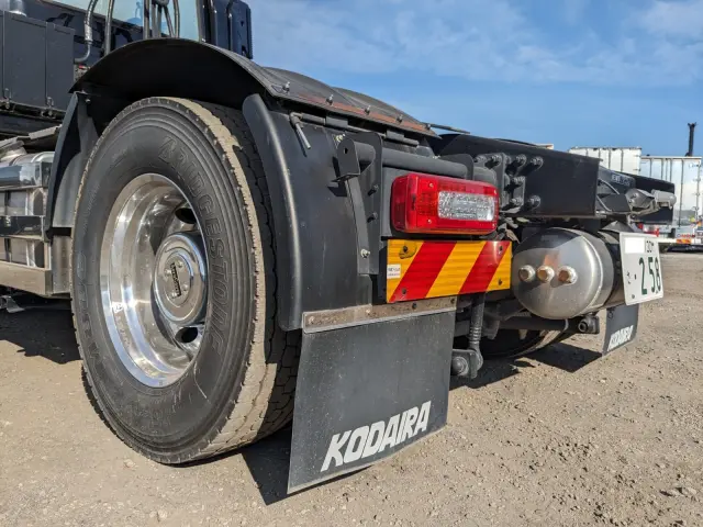 いすゞ ギガ 2RG-EK5DAB(2WD)の写真8