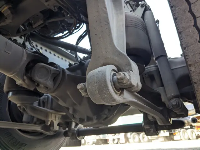 いすゞ ギガ 2RG-EK5DAB(2WD)の写真16