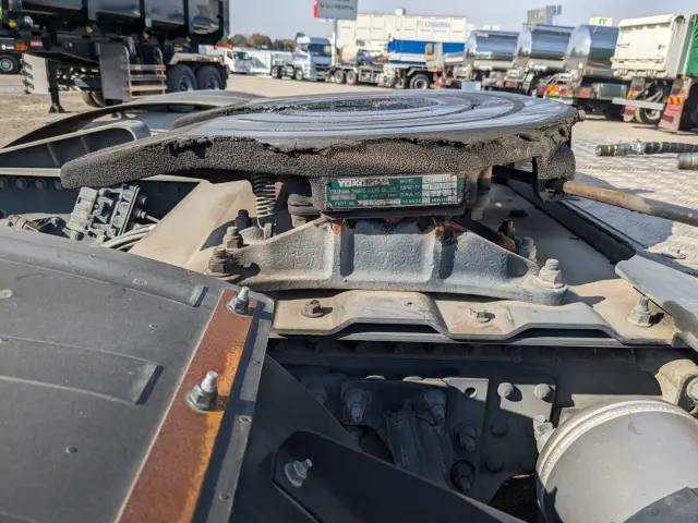 いすゞ ギガ 2RG-EK5DAB(2WD)の写真22