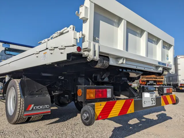 三菱 キャンター 2PG-FEB90(2WD)の写真8