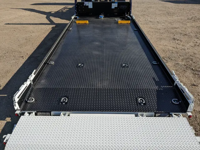 三菱 キャンター 2PG-FEB90(2WD)の写真11