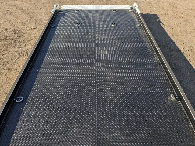 三菱 キャンター 2PG-FEB90(2WD)の写真15