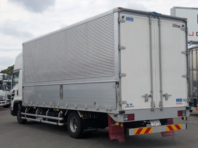 いすゞ フォワード 2RG-FRR90T2(2WD)の写真5