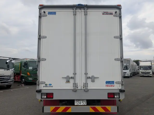 いすゞ フォワード 2RG-FRR90T2(2WD)の写真6