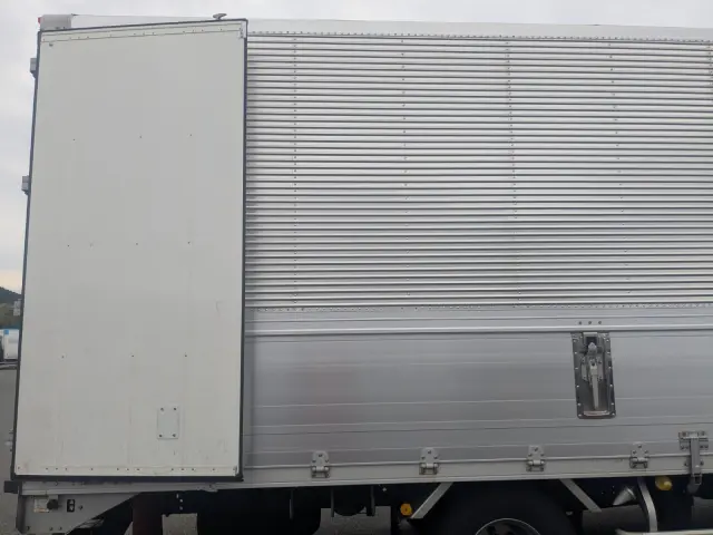 いすゞ フォワード 2RG-FRR90T2(2WD)の写真24