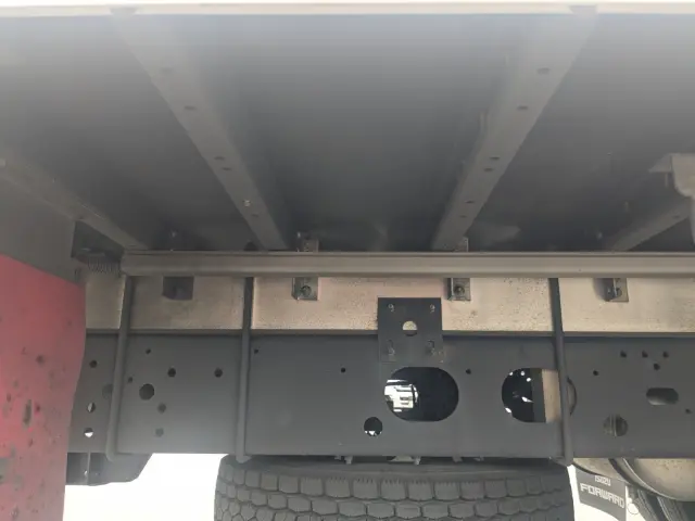 いすゞ フォワード 2RG-FRR90T2(2WD)の写真26