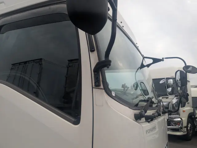 いすゞ フォワード 2RG-FRR90T2(2WD)の写真47