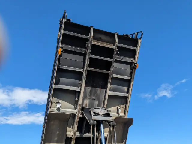 日野 プロフィア 2DG-FS1AJA(6x4)の写真29