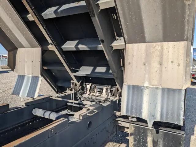 日野 プロフィア 2DG-FS1AJA(6x4)の写真32