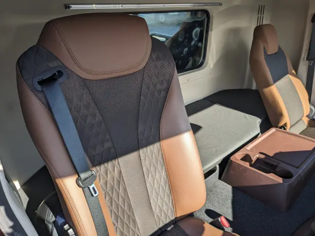 日野 プロフィア 2DG-FS1AJA(6x4)の写真42