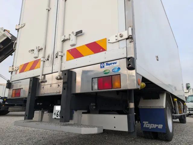 いすゞ エルフ 2RG-NPR88AN(2WD)の写真9