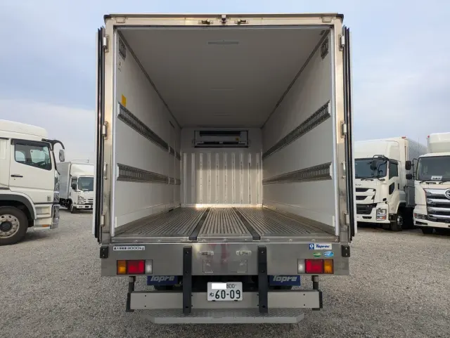 いすゞ エルフ 2RG-NPR88AN(2WD)の写真11