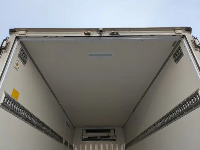 いすゞ エルフ 2RG-NPR88AN(2WD)の写真12