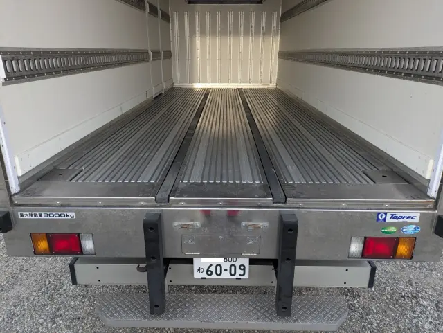 いすゞ エルフ 2RG-NPR88AN(2WD)の写真13