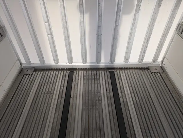 いすゞ エルフ 2RG-NPR88AN(2WD)の写真14