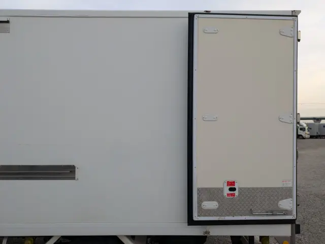 いすゞ エルフ 2RG-NPR88AN(2WD)の写真20