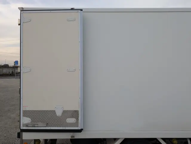 いすゞ エルフ 2RG-NPR88AN(2WD)の写真30