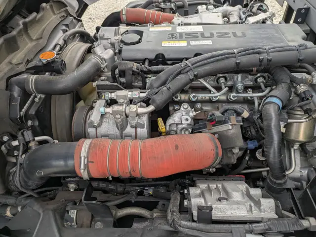 いすゞ エルフ 2RG-NPR88AN(2WD)の写真40