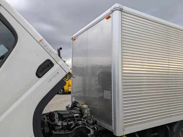 三菱 キャンター 2RG-FBA20(2WD)の写真38