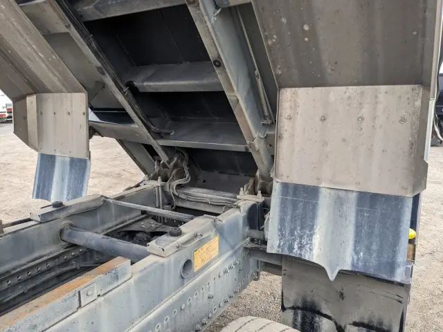 日野 プロフィア 2DG-FS1AJA(6x4)の写真31