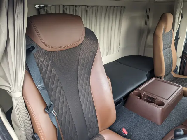 日野 プロフィア 2DG-FS1AJA(6x4)の写真41