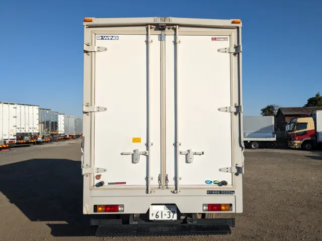 三菱 キャンター 2PG-FEAV0(2WD)の写真6