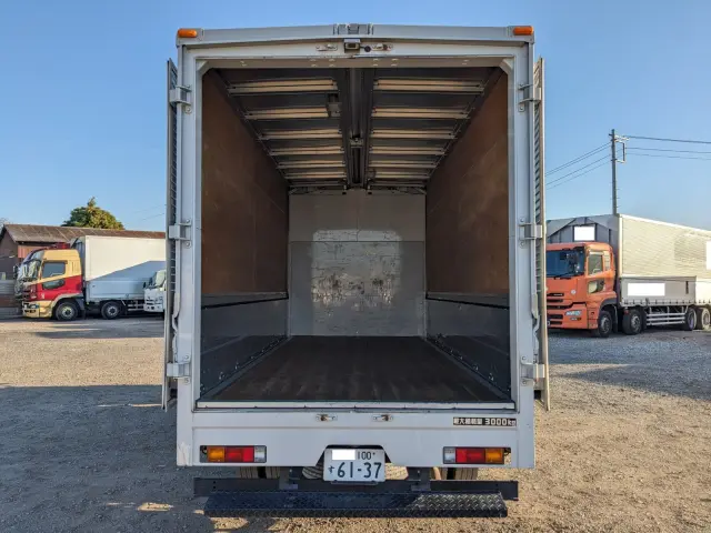 三菱 キャンター 2PG-FEAV0(2WD)の写真9