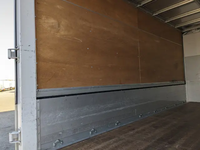 三菱 キャンター 2PG-FEAV0(2WD)の写真19