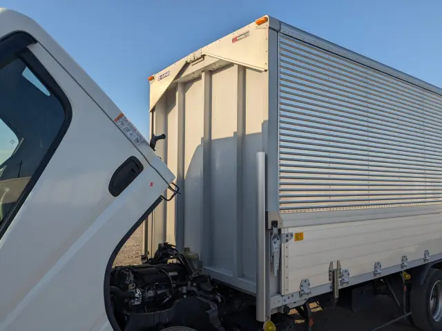 三菱 キャンター 2PG-FEAV0(2WD)の写真42