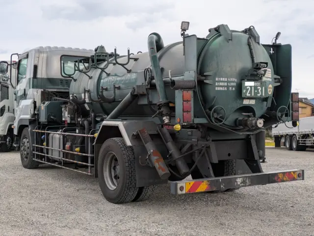 いすゞ ギガ 2KG-CVR60C(2WD)の写真6