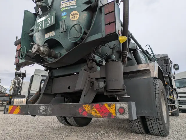 いすゞ ギガ 2KG-CVR60C(2WD)の写真9